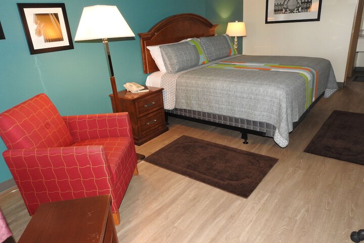Room 28 of 46
