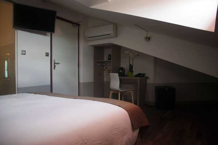 Room 6 of 22