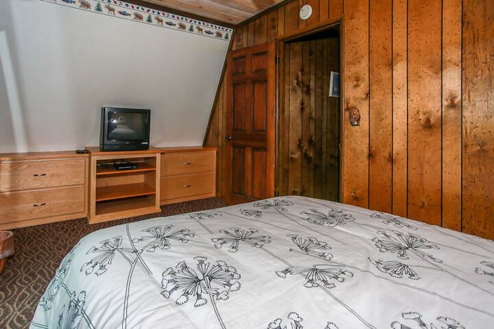 Room 12 of 28