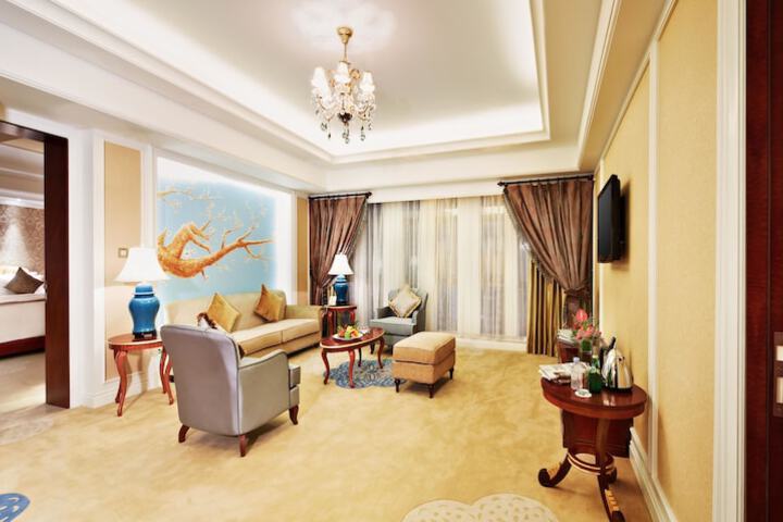 Room 46 of 103