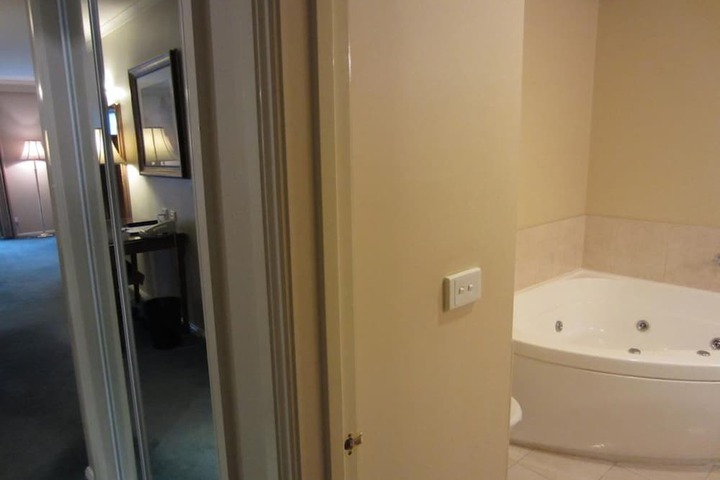 Room 29 of 66