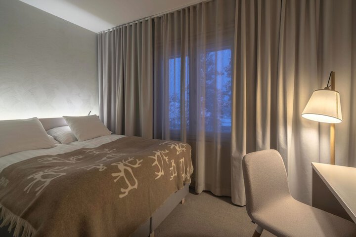 Room 6 of 52