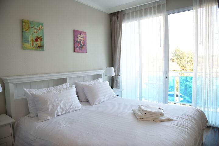 Room 4 of 294