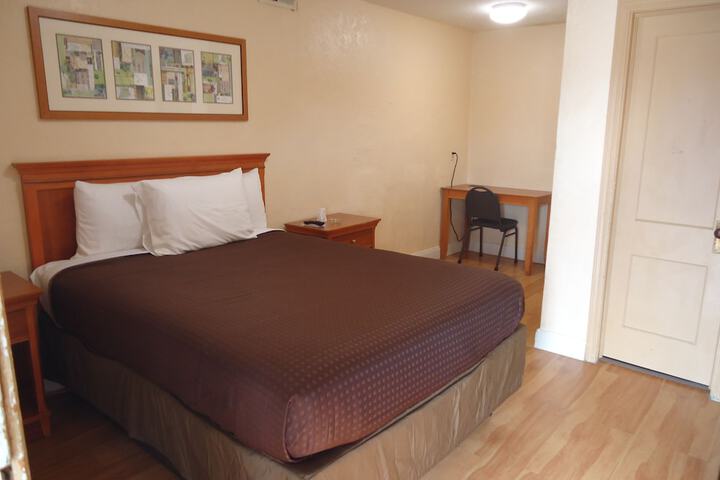 Room 8 of 36