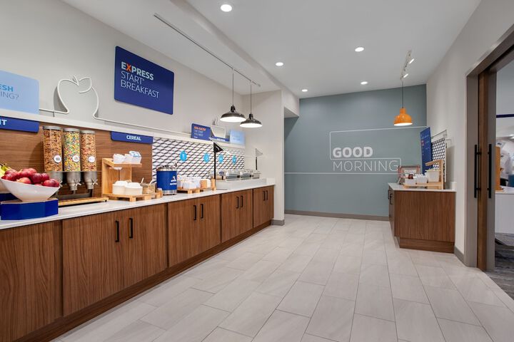 Breakfast/Coffee Service 59 of 77