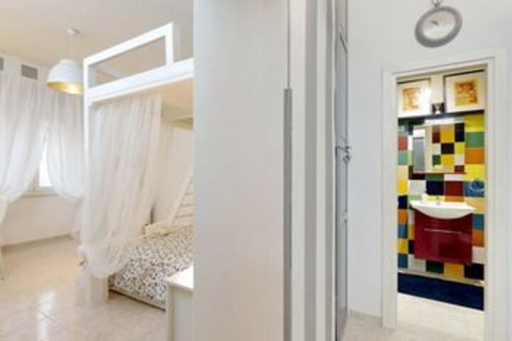Room 14 of 38