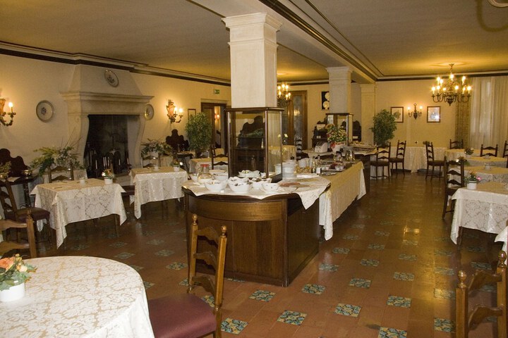 Dining Photos