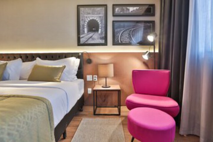 Room 11 of 13