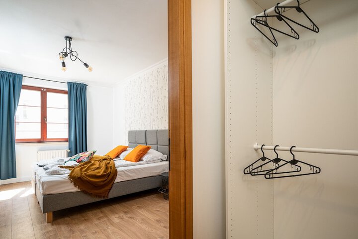 Room 17 of 178