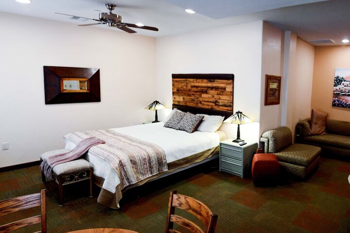 Room 6 of 58