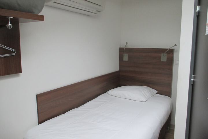 Room 5 of 62