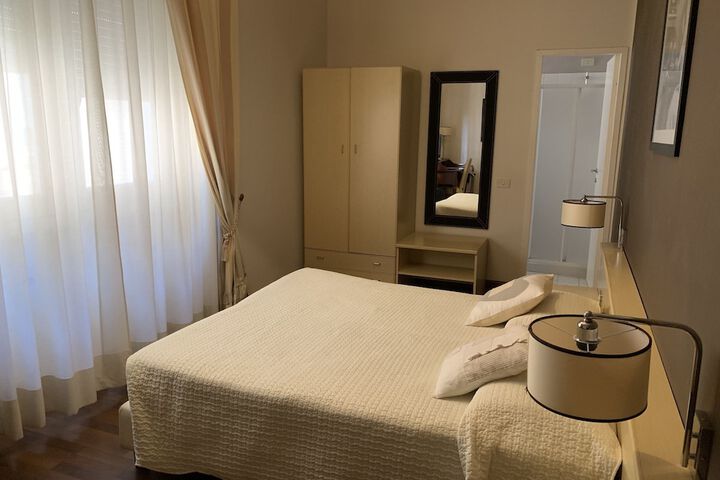 Room 7 of 20