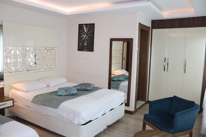 Room 12 of 34
