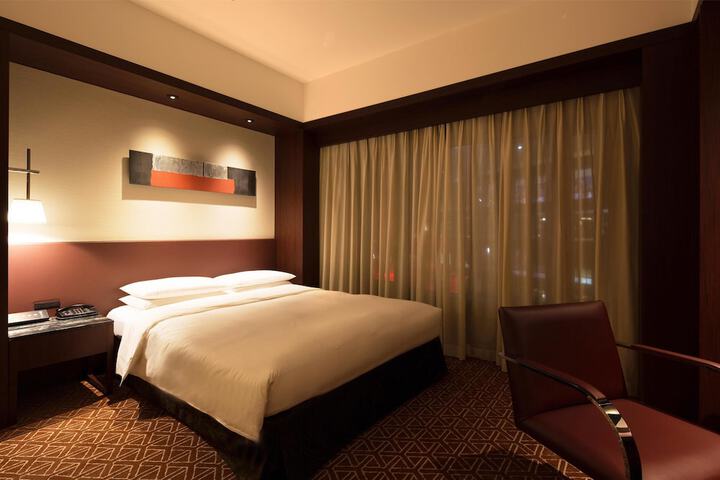 Room 4 of 124