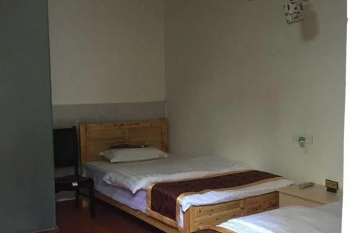 Room 7 of 11