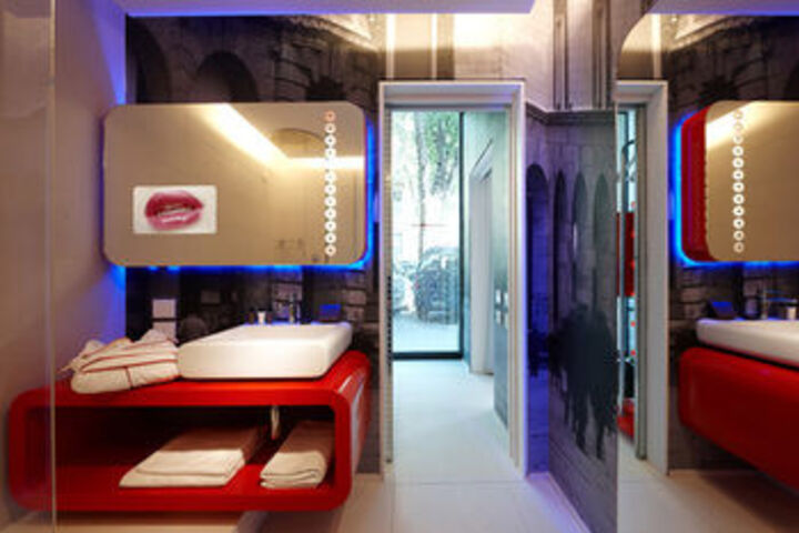 Room 2 of 30