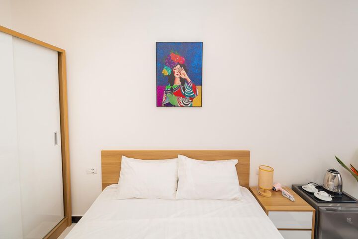 Room 13 of 28