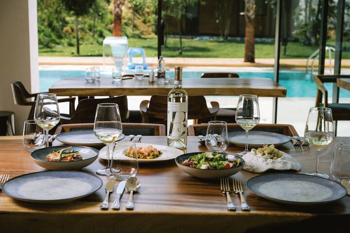 Dining 41 of 50