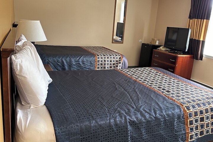 2 Double Beds (5 of 9)