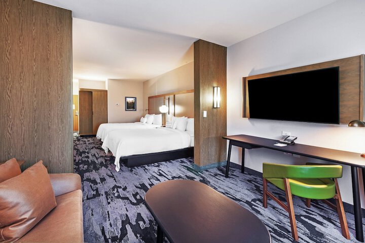 Room 8 of 33