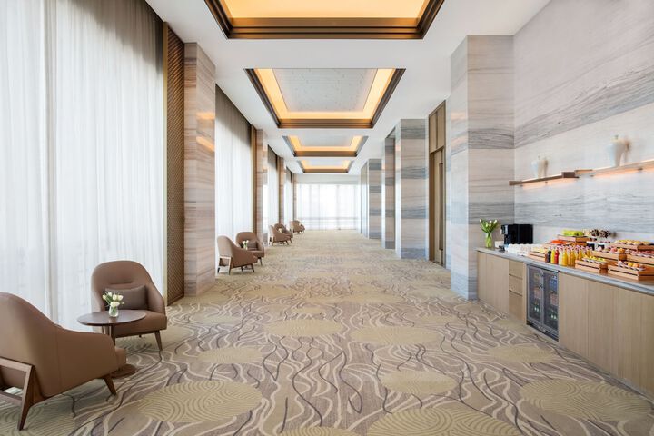 Ballroom/Hall 33 of 41