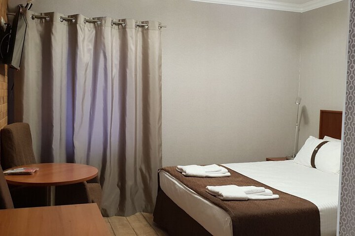 Room 14 of 38