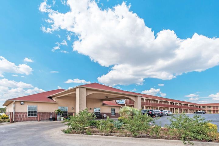 hotels in gainesville tx near winstar