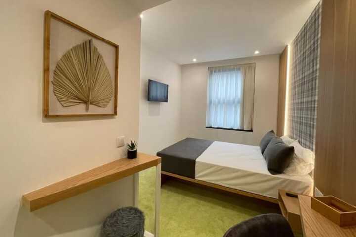 Room 21 of 44