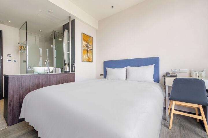 Room 32 of 162