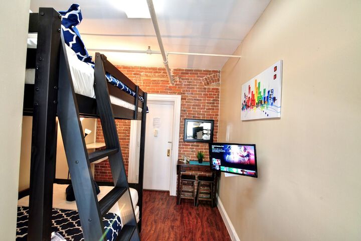 Room 38 of 214