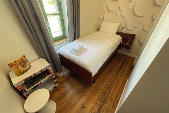 Room 9 of 44