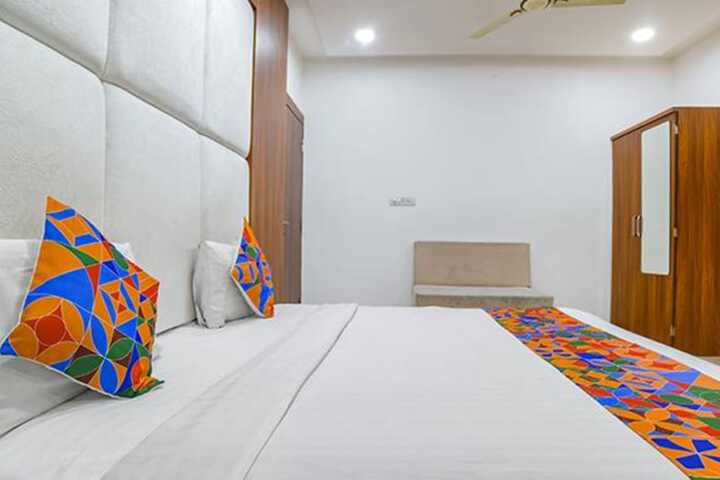 Room 14 of 24