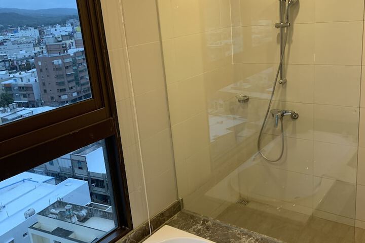 Room 80 of 120