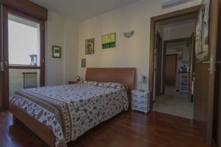 Room 196 of 320