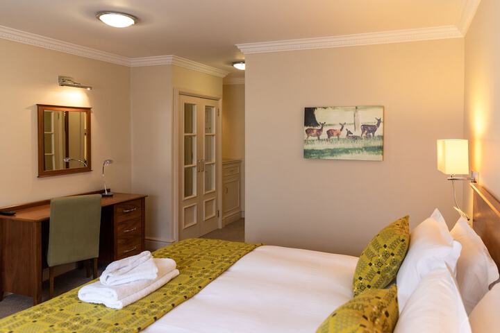 Room 53 of 105