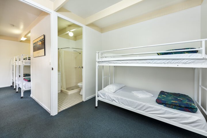 Room 12 of 37