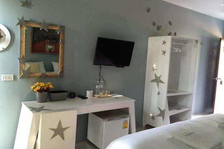 Room 21 of 38