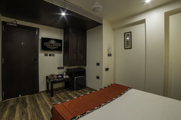 Room 9 of 74