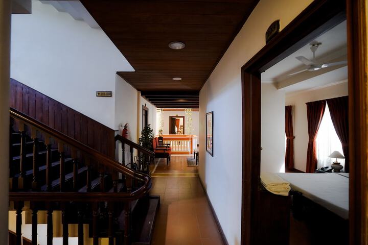 Hotel Entry
