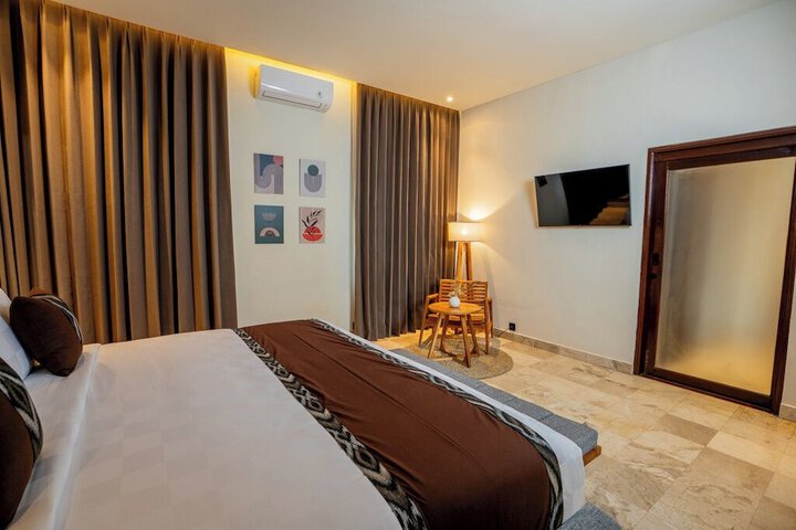 Room 8 of 20