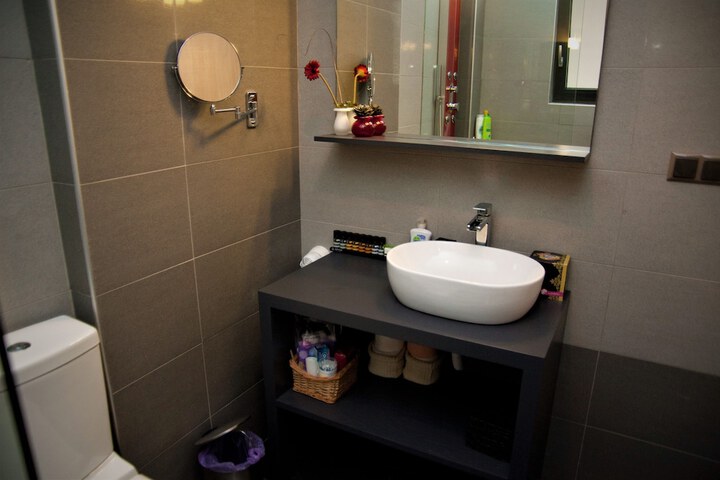 Room 15 of 84