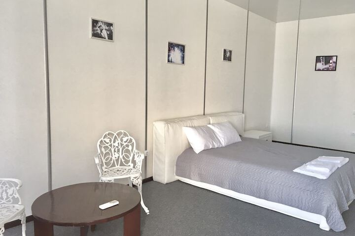 Room 7 of 26