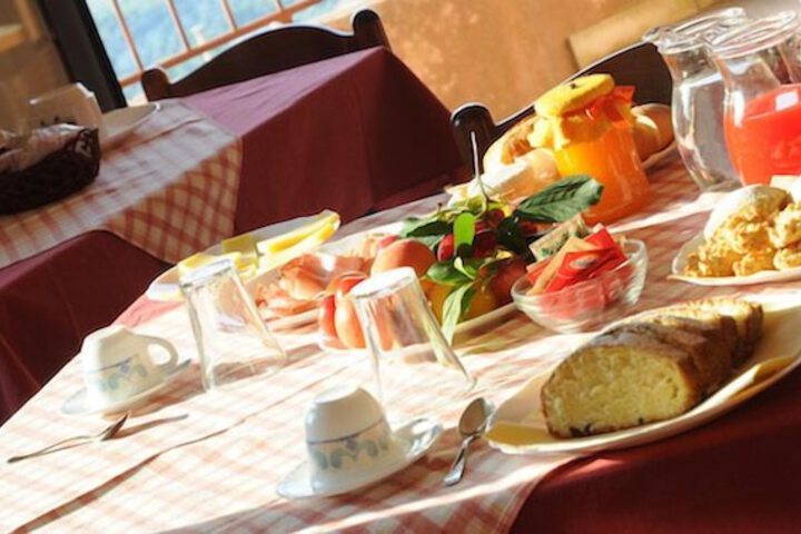 Breakfast/Coffee Service 24 of 61
