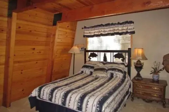 Room 4 of 11