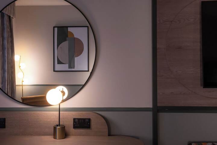 Room 20 of 102