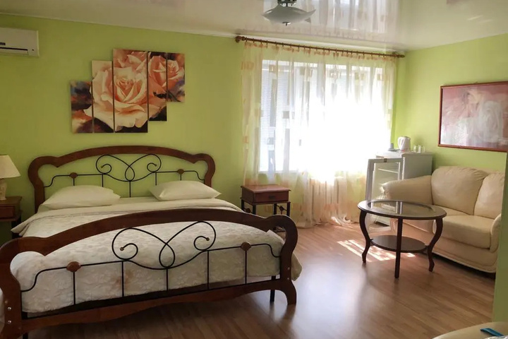Room 4 of 13