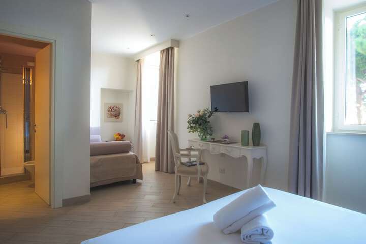 Room 18 of 91