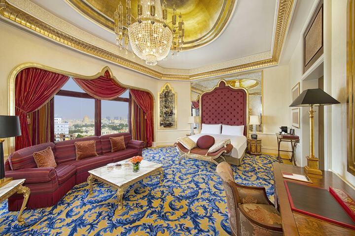 Room 16 of 80
