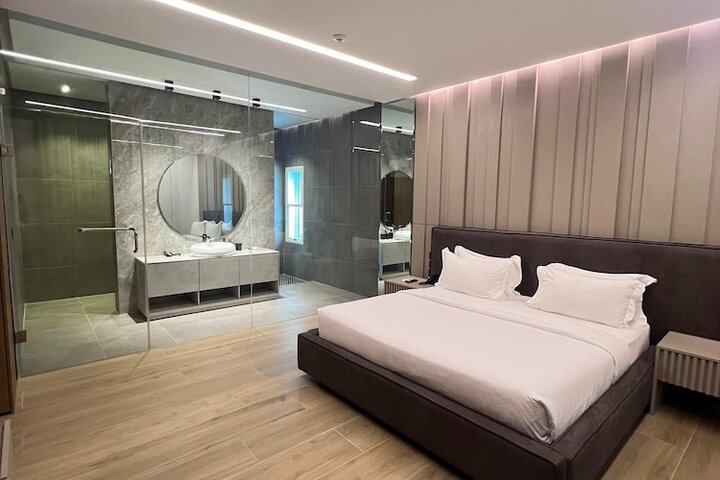 Room 40 of 86