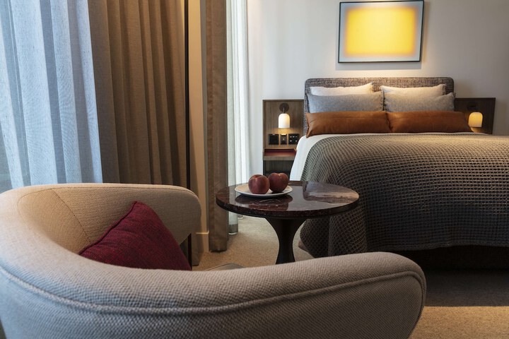 Room 32 of 85